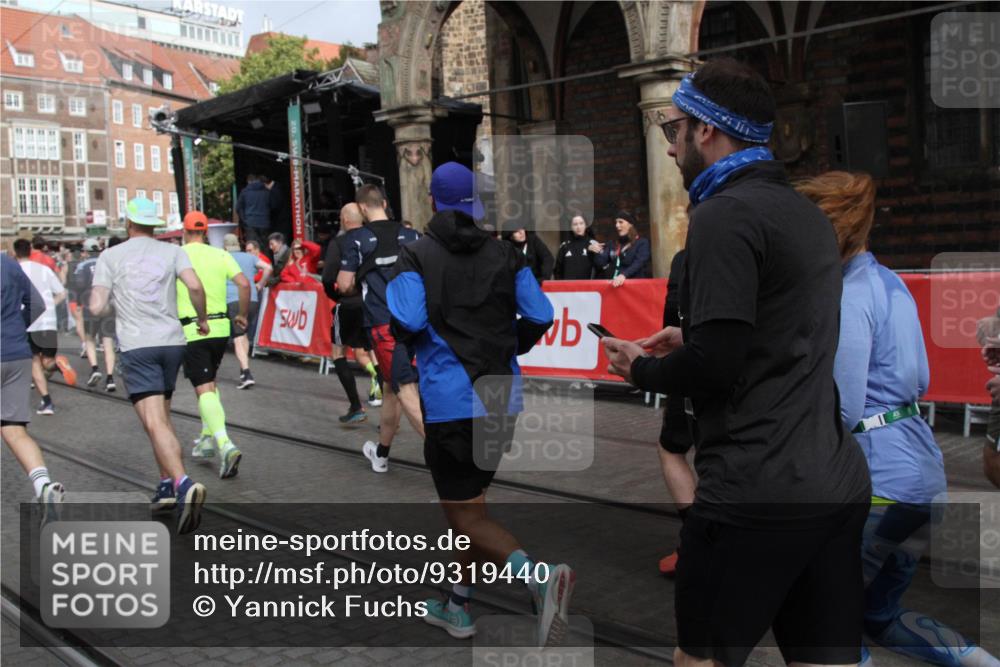 05.10.2025 - 20. swb-Marathon Bremen Yannick Fuchs http://msf.ph/oto/9319440 05.10.2025 11:36:33 Ziel  meine-sportfotos.de