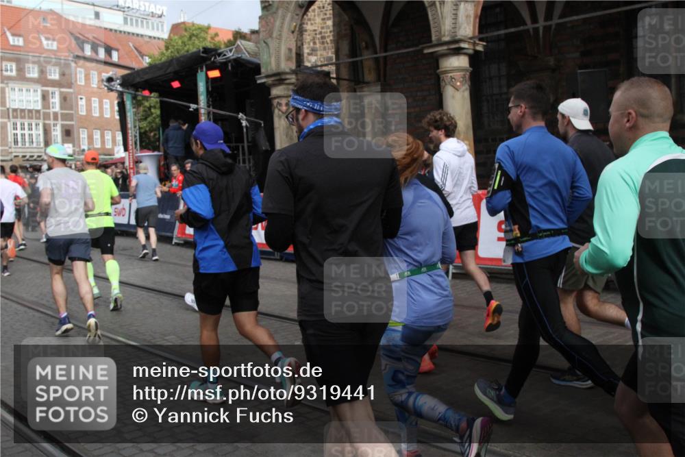 05.10.2025 - 20. swb-Marathon Bremen Yannick Fuchs http://msf.ph/oto/9319441 05.10.2025 11:36:34 Ziel  meine-sportfotos.de
