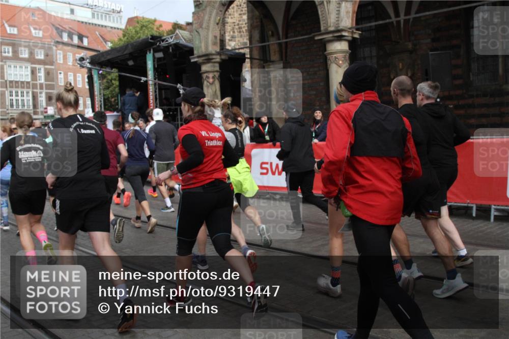 05.10.2025 - 20. swb-Marathon Bremen Yannick Fuchs http://msf.ph/oto/9319447 05.10.2025 11:36:36 Ziel  meine-sportfotos.de