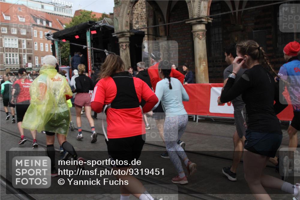 05.10.2025 - 20. swb-Marathon Bremen Yannick Fuchs http://msf.ph/oto/9319451 05.10.2025 11:36:37 Ziel  meine-sportfotos.de