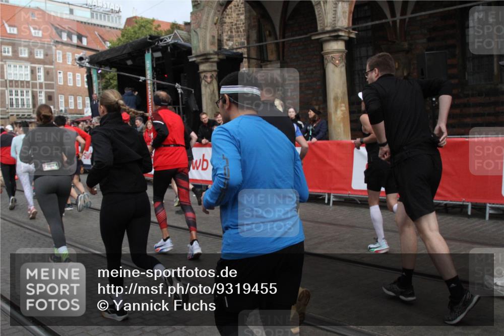 05.10.2025 - 20. swb-Marathon Bremen Yannick Fuchs http://msf.ph/oto/9319455 05.10.2025 11:36:39 Ziel  meine-sportfotos.de