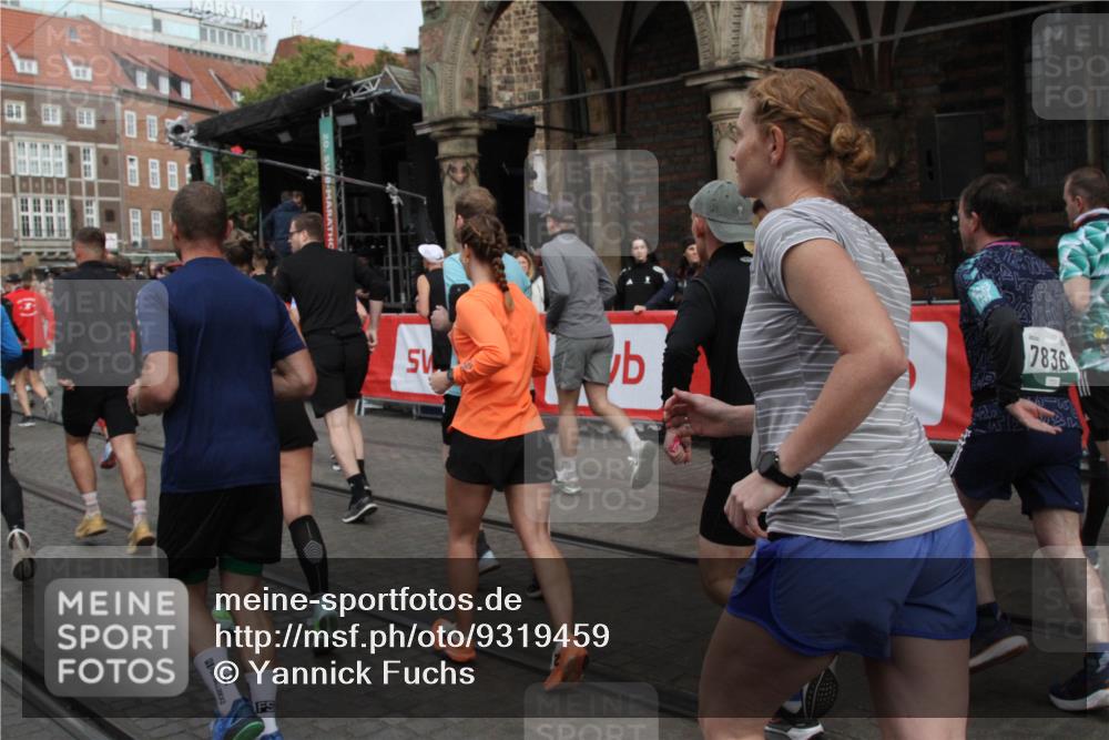 05.10.2025 - 20. swb-Marathon Bremen Yannick Fuchs http://msf.ph/oto/9319459 05.10.2025 11:36:41 Ziel  meine-sportfotos.de