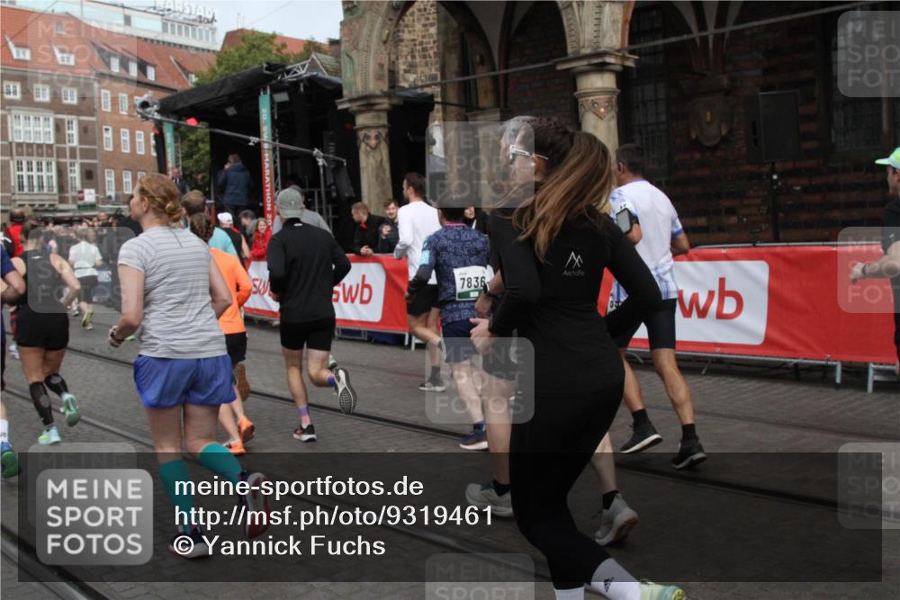 05.10.2025 - 20. swb-Marathon Bremen Yannick Fuchs http://msf.ph/oto/9319461 05.10.2025 11:36:42 Ziel  meine-sportfotos.de