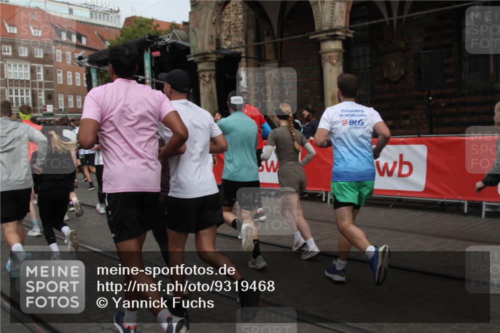 05.10.2025 - 20. swb-Marathon Bremen Yannick Fuchs http://msf.ph/oto/9319468 05.10.2025 11:36:45 Ziel  meine-sportfotos.de