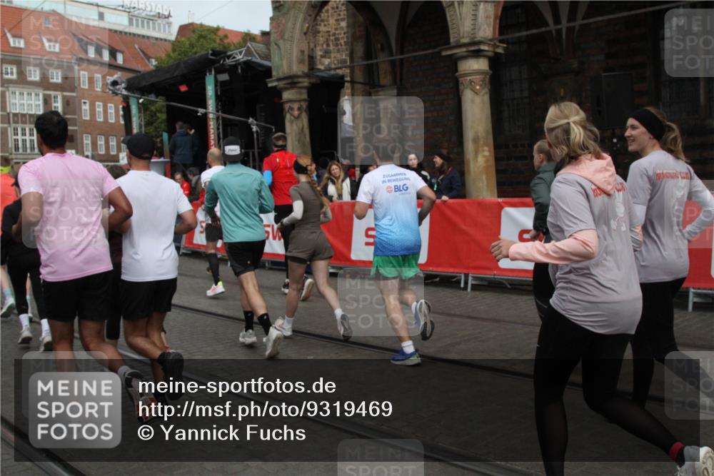 05.10.2025 - 20. swb-Marathon Bremen Yannick Fuchs http://msf.ph/oto/9319469 05.10.2025 11:36:45 Ziel  meine-sportfotos.de