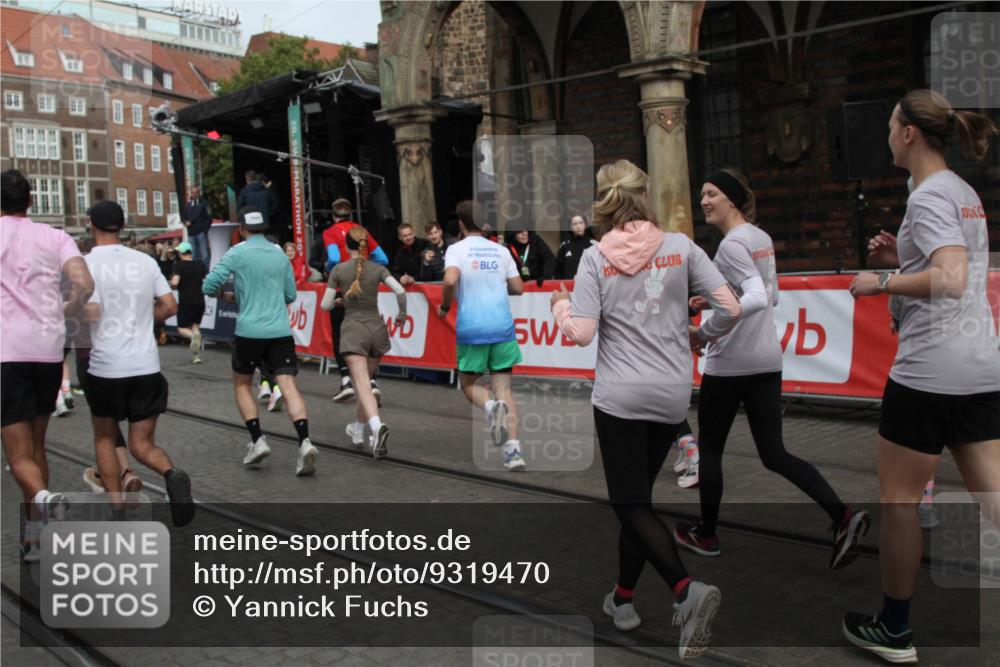 05.10.2025 - 20. swb-Marathon Bremen Yannick Fuchs http://msf.ph/oto/9319470 05.10.2025 11:36:46 Ziel  meine-sportfotos.de