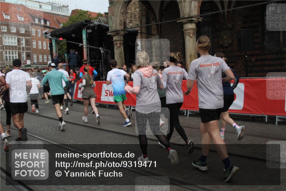 05.10.2025 - 20. swb-Marathon Bremen Yannick Fuchs http://msf.ph/oto/9319471 05.10.2025 11:36:46 Ziel  meine-sportfotos.de
