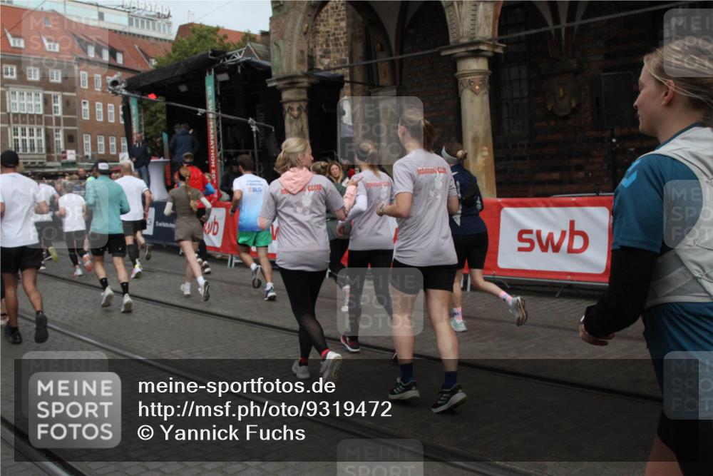 05.10.2025 - 20. swb-Marathon Bremen Yannick Fuchs http://msf.ph/oto/9319472 05.10.2025 11:36:46 Ziel  meine-sportfotos.de