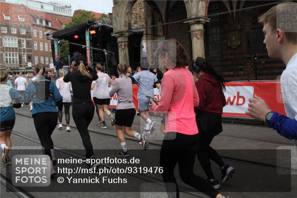 05.10.2025 - 20. swb-Marathon Bremen Yannick Fuchs http://msf.ph/oto/9319476 05.10.2025 11:36:48 Ziel  meine-sportfotos.de