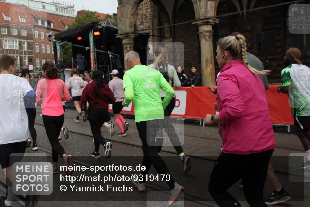 05.10.2025 - 20. swb-Marathon Bremen Yannick Fuchs http://msf.ph/oto/9319479 05.10.2025 11:36:49 Ziel  meine-sportfotos.de