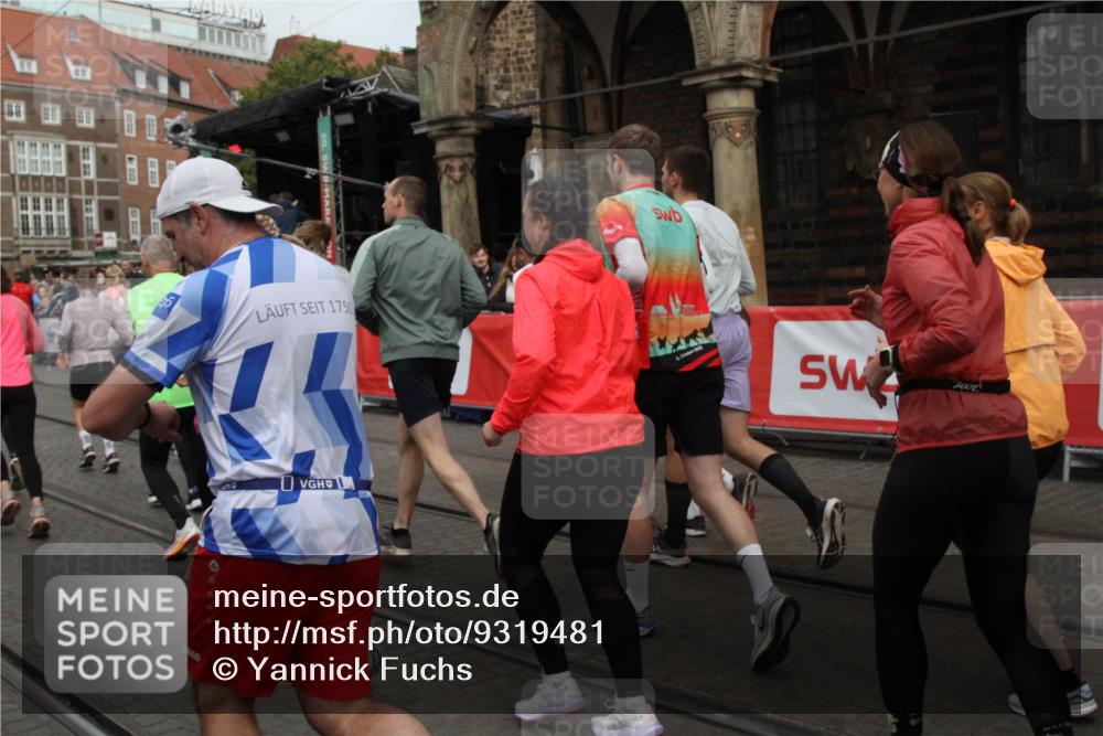 05.10.2025 - 20. swb-Marathon Bremen Yannick Fuchs http://msf.ph/oto/9319481 05.10.2025 11:36:50 Ziel  meine-sportfotos.de
