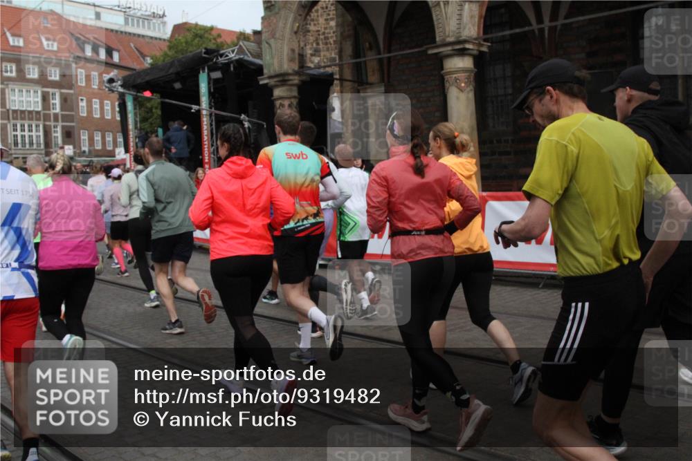 05.10.2025 - 20. swb-Marathon Bremen Yannick Fuchs http://msf.ph/oto/9319482 05.10.2025 11:36:50 Ziel  meine-sportfotos.de