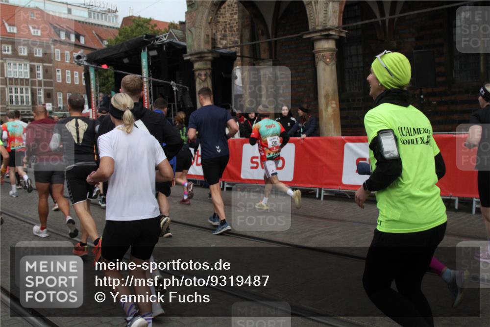 05.10.2025 - 20. swb-Marathon Bremen Yannick Fuchs http://msf.ph/oto/9319487 05.10.2025 11:36:53 Ziel  meine-sportfotos.de
