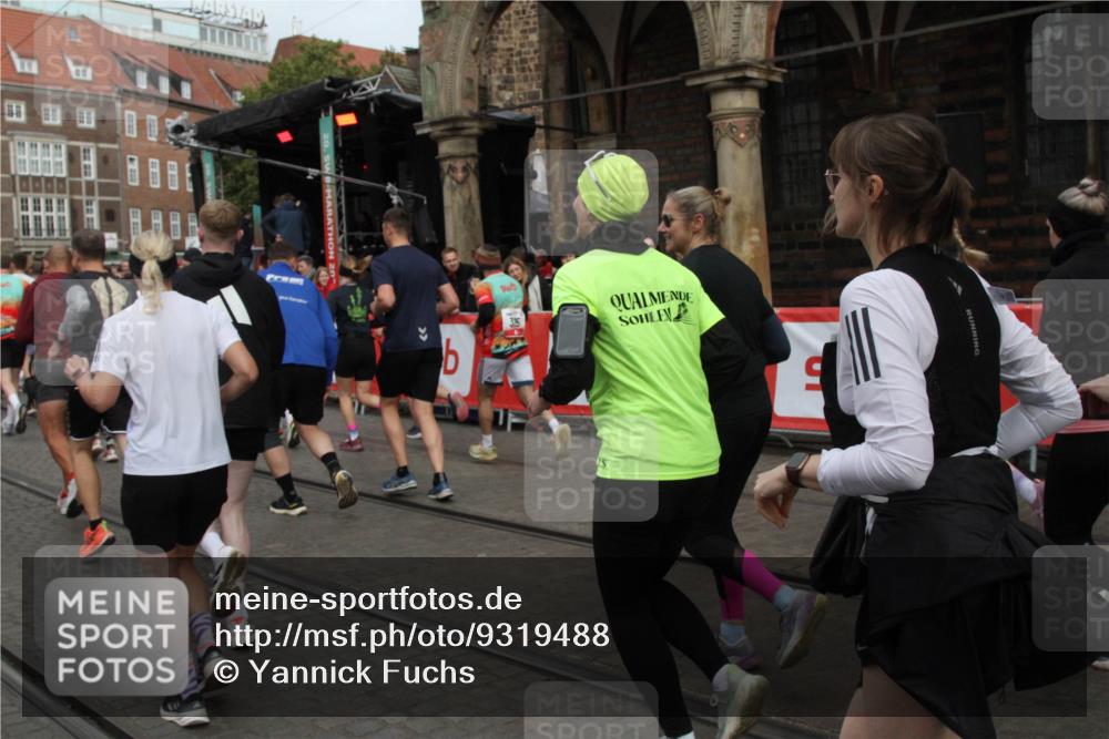 05.10.2025 - 20. swb-Marathon Bremen Yannick Fuchs http://msf.ph/oto/9319488 05.10.2025 11:36:53 Ziel  meine-sportfotos.de