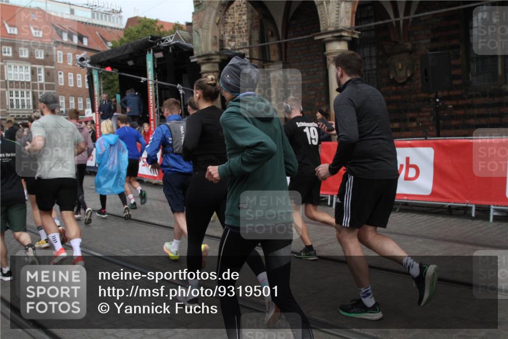 05.10.2025 - 20. swb-Marathon Bremen Yannick Fuchs http://msf.ph/oto/9319501 05.10.2025 11:36:59 Ziel  meine-sportfotos.de