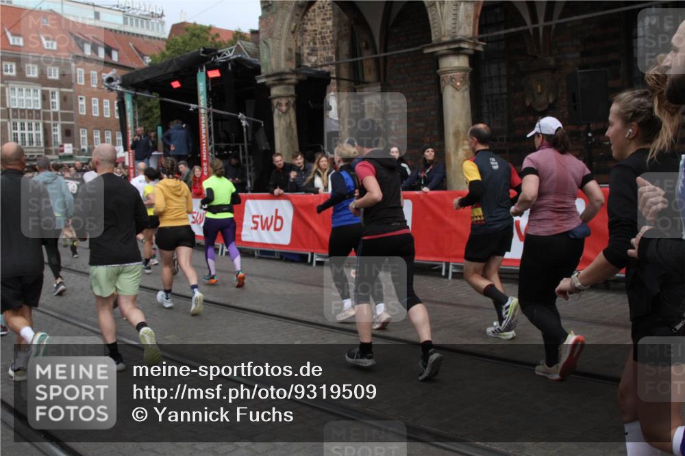 05.10.2025 - 20. swb-Marathon Bremen Yannick Fuchs http://msf.ph/oto/9319509 05.10.2025 11:37:02 Ziel  meine-sportfotos.de