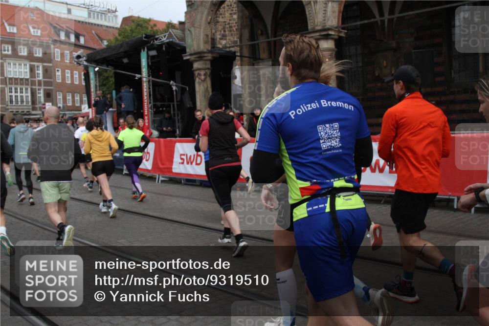 05.10.2025 - 20. swb-Marathon Bremen Yannick Fuchs http://msf.ph/oto/9319510 05.10.2025 11:37:03 Ziel  meine-sportfotos.de