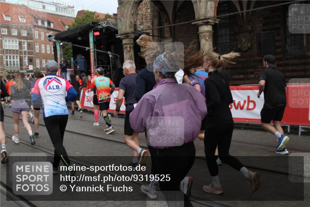 05.10.2025 - 20. swb-Marathon Bremen Yannick Fuchs http://msf.ph/oto/9319525 05.10.2025 11:37:08 Ziel  meine-sportfotos.de