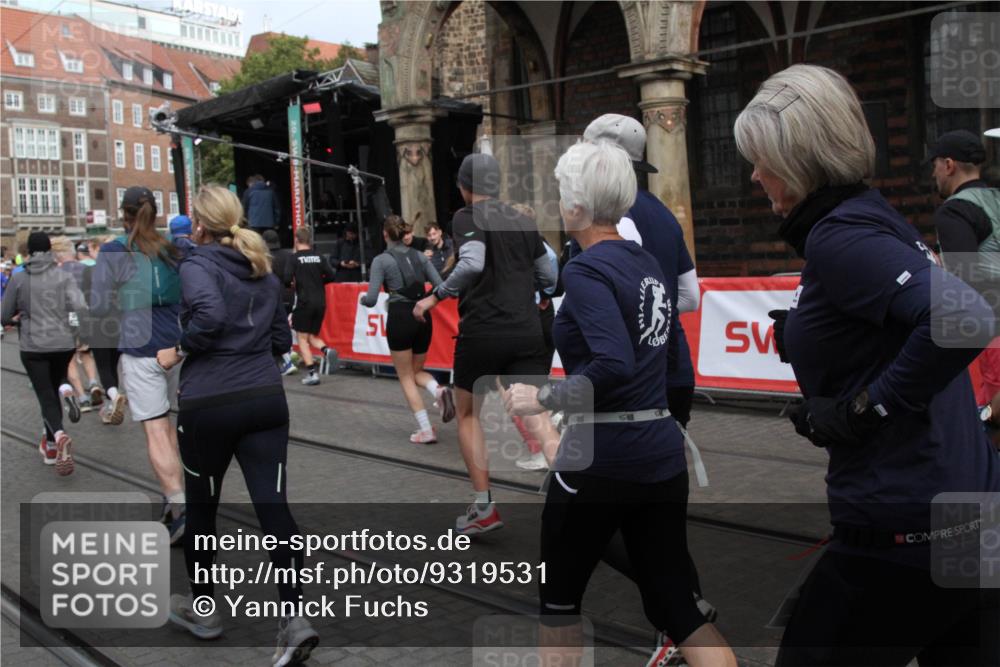 05.10.2025 - 20. swb-Marathon Bremen Yannick Fuchs http://msf.ph/oto/9319531 05.10.2025 11:37:11 Ziel  meine-sportfotos.de