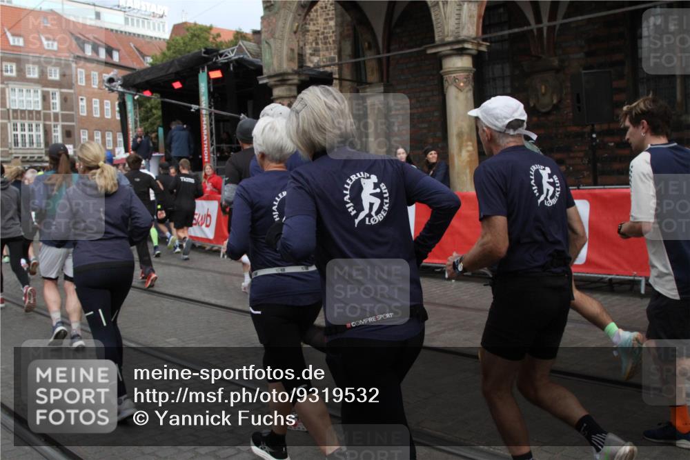 05.10.2025 - 20. swb-Marathon Bremen Yannick Fuchs http://msf.ph/oto/9319532 05.10.2025 11:37:11 Ziel  meine-sportfotos.de