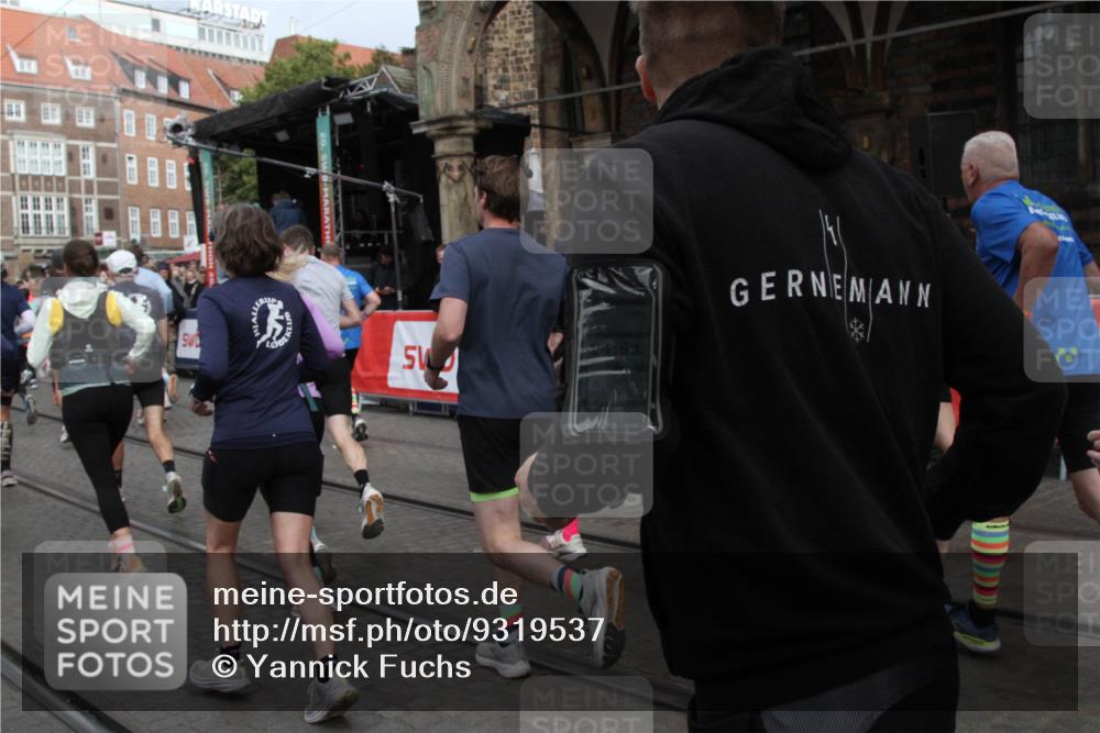 05.10.2025 - 20. swb-Marathon Bremen Yannick Fuchs http://msf.ph/oto/9319537 05.10.2025 11:37:13 Ziel  meine-sportfotos.de