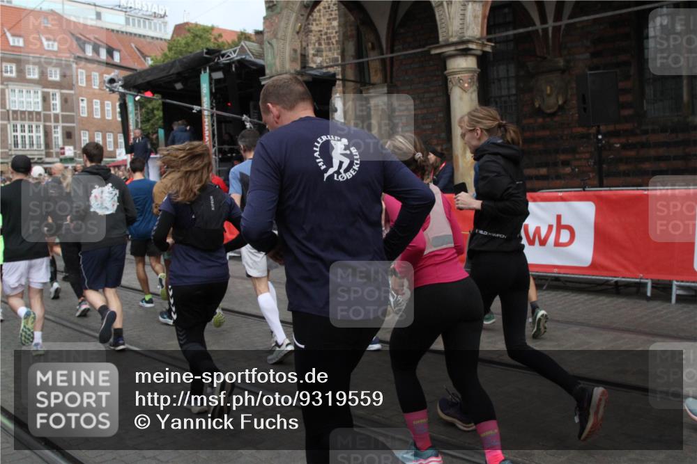 05.10.2025 - 20. swb-Marathon Bremen Yannick Fuchs http://msf.ph/oto/9319559 05.10.2025 11:37:23 Ziel  meine-sportfotos.de