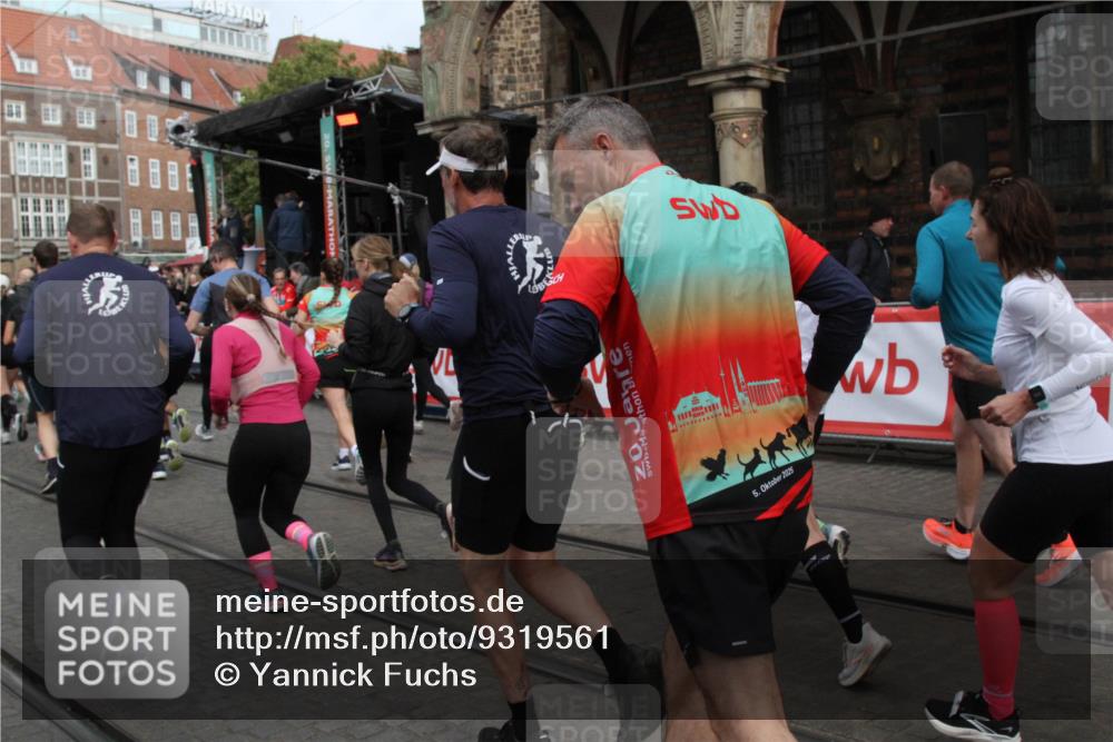 05.10.2025 - 20. swb-Marathon Bremen Yannick Fuchs http://msf.ph/oto/9319561 05.10.2025 11:37:24 Ziel  meine-sportfotos.de
