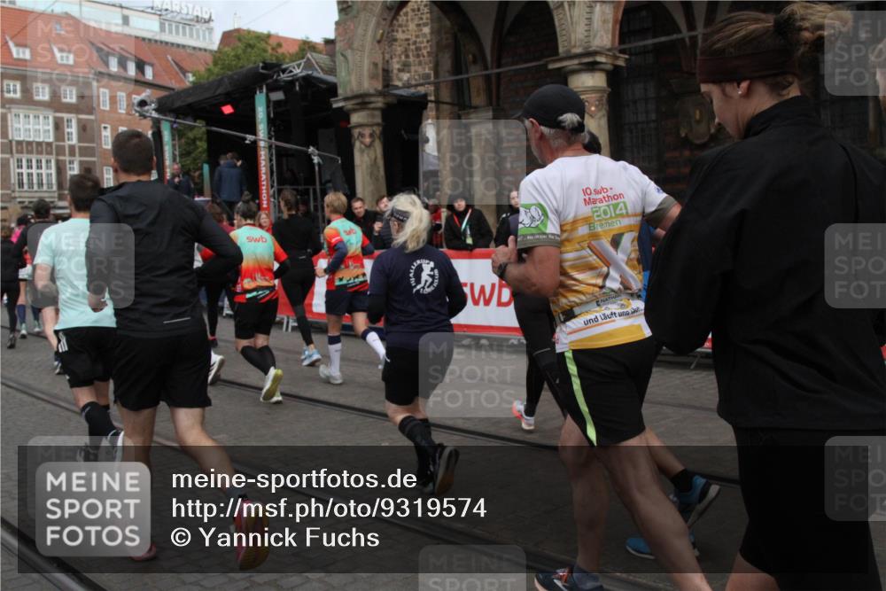 05.10.2025 - 20. swb-Marathon Bremen Yannick Fuchs http://msf.ph/oto/9319574 05.10.2025 11:37:29 Ziel  meine-sportfotos.de