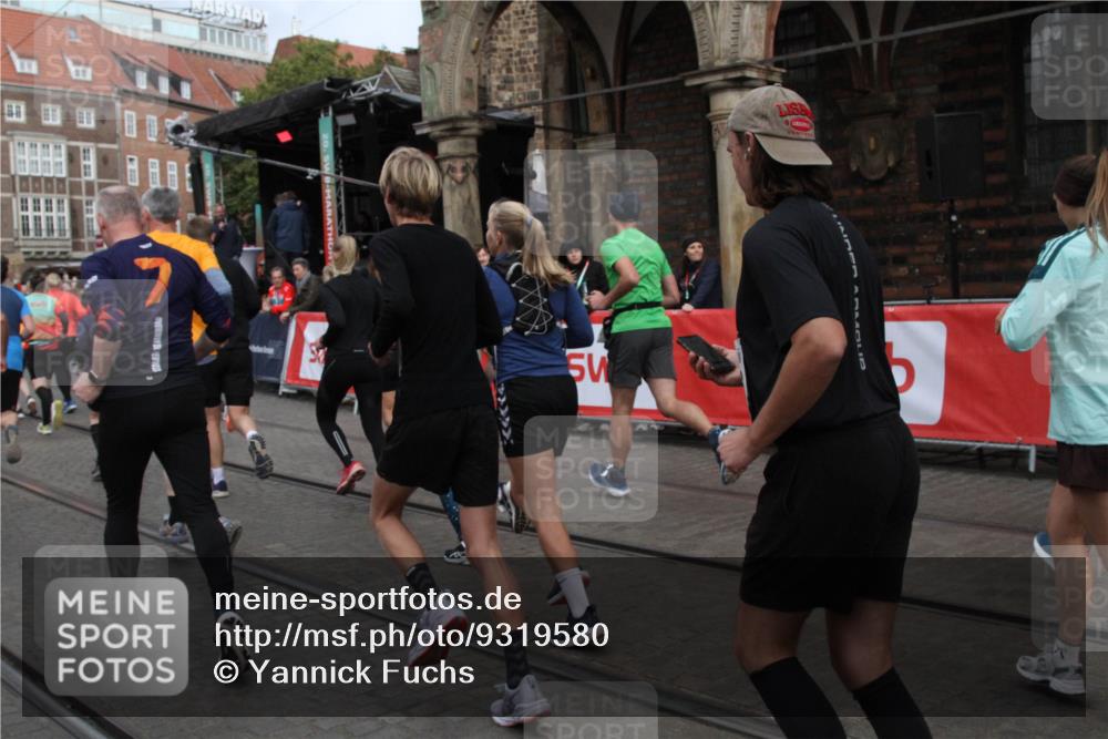 05.10.2025 - 20. swb-Marathon Bremen Yannick Fuchs http://msf.ph/oto/9319580 05.10.2025 11:37:31 Ziel  meine-sportfotos.de