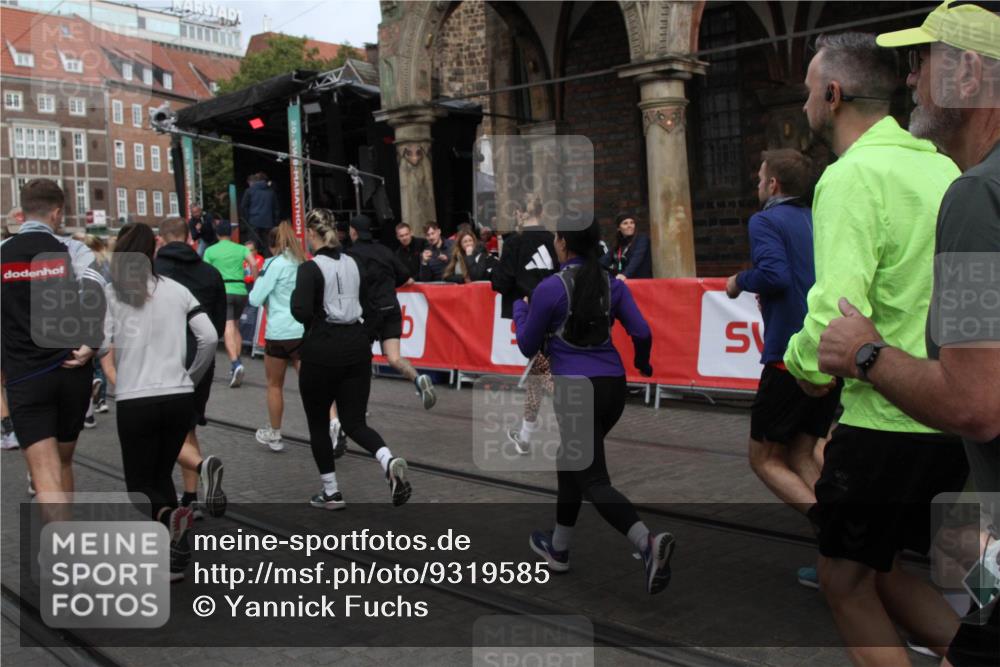05.10.2025 - 20. swb-Marathon Bremen Yannick Fuchs http://msf.ph/oto/9319585 05.10.2025 11:37:33 Ziel  meine-sportfotos.de