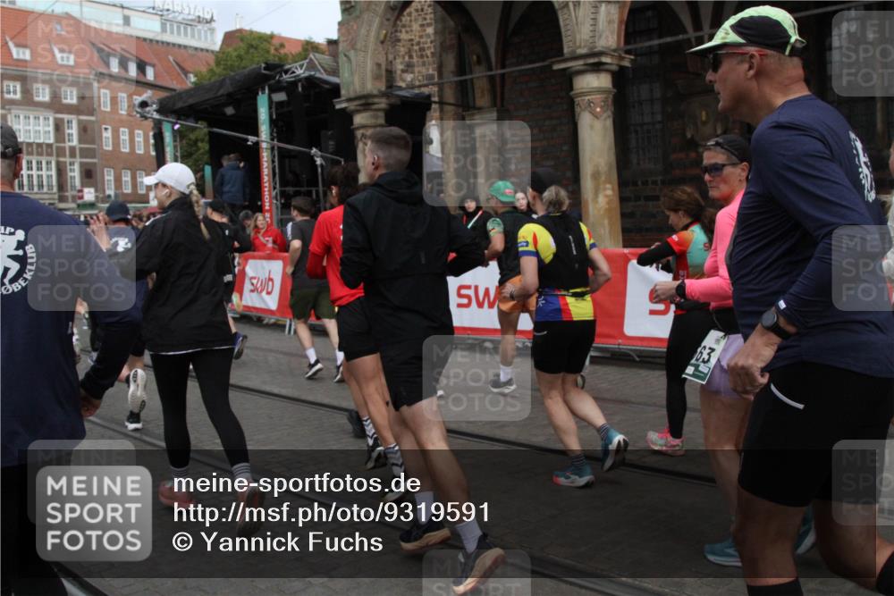05.10.2025 - 20. swb-Marathon Bremen Yannick Fuchs http://msf.ph/oto/9319591 05.10.2025 11:37:35 Ziel  meine-sportfotos.de