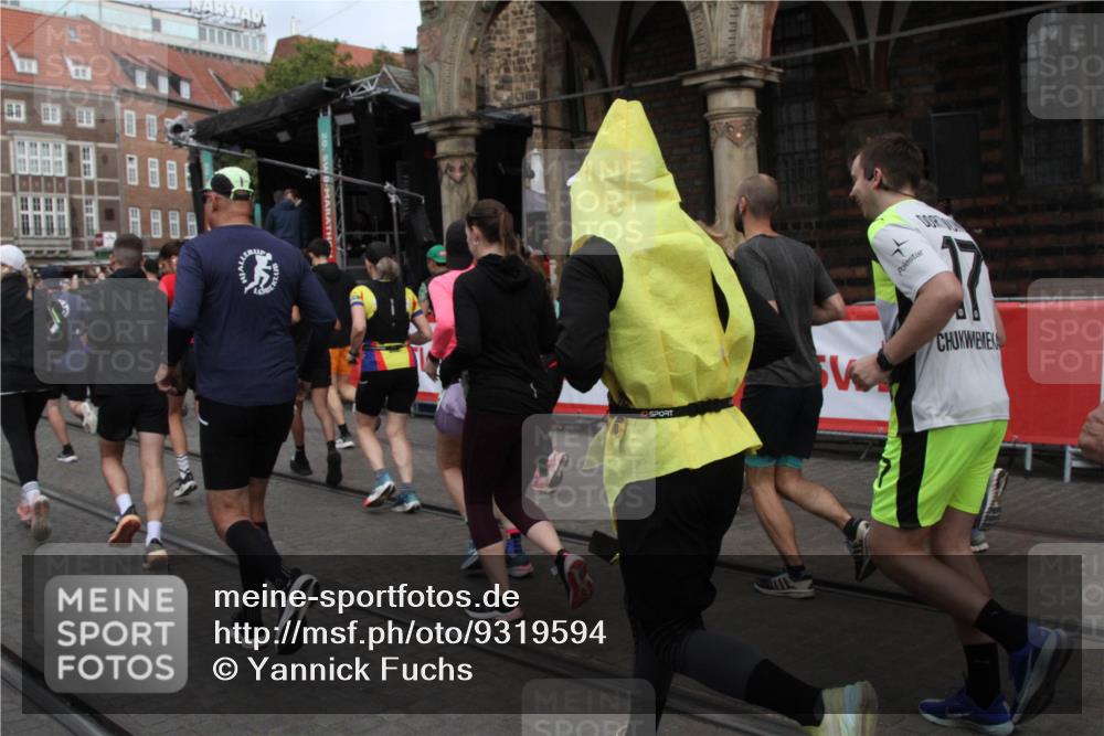 05.10.2025 - 20. swb-Marathon Bremen Yannick Fuchs http://msf.ph/oto/9319594 05.10.2025 11:37:36 Ziel  meine-sportfotos.de