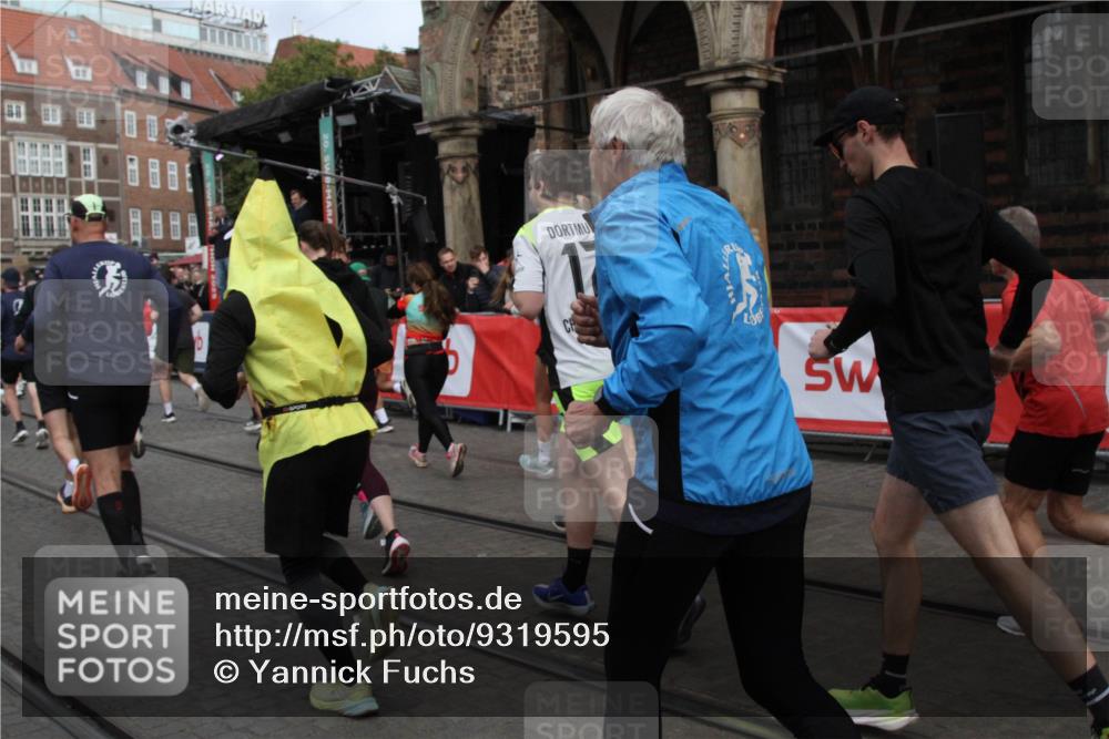 05.10.2025 - 20. swb-Marathon Bremen Yannick Fuchs http://msf.ph/oto/9319595 05.10.2025 11:37:37 Ziel  meine-sportfotos.de