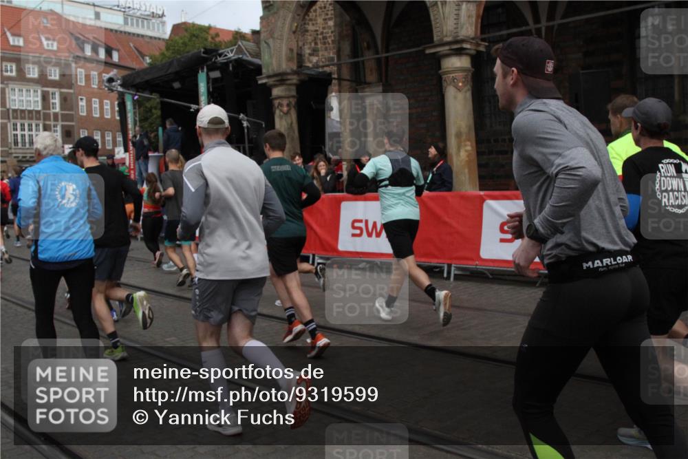 05.10.2025 - 20. swb-Marathon Bremen Yannick Fuchs http://msf.ph/oto/9319599 05.10.2025 11:37:38 Ziel  meine-sportfotos.de