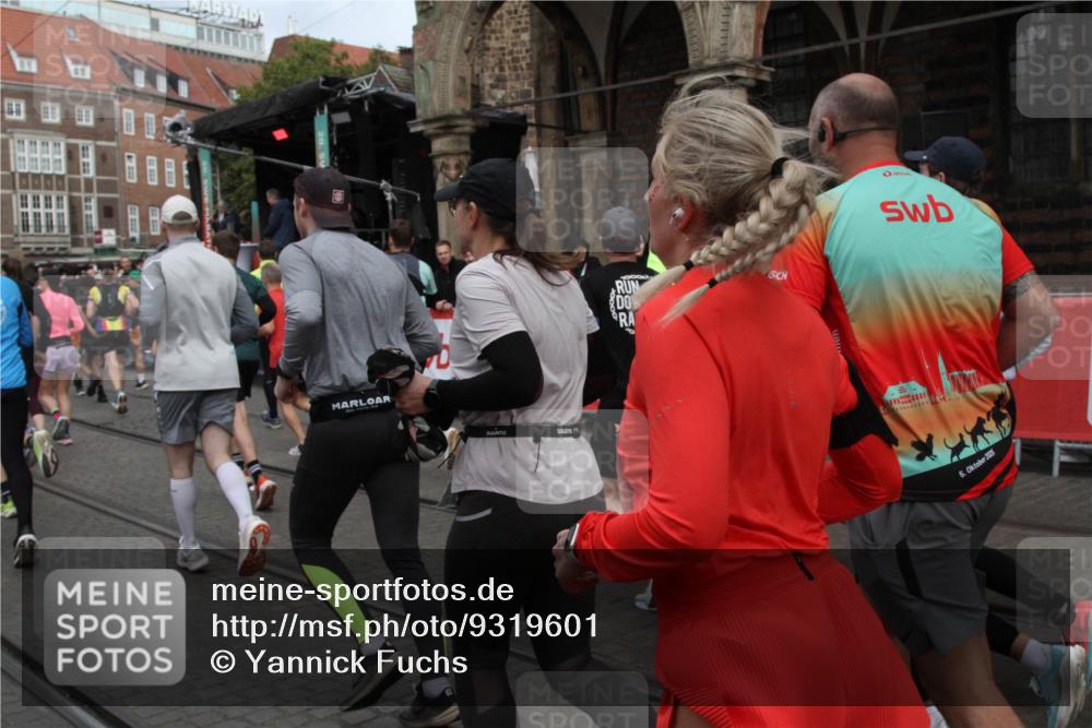 05.10.2025 - 20. swb-Marathon Bremen Yannick Fuchs http://msf.ph/oto/9319601 05.10.2025 11:37:39 Ziel  meine-sportfotos.de