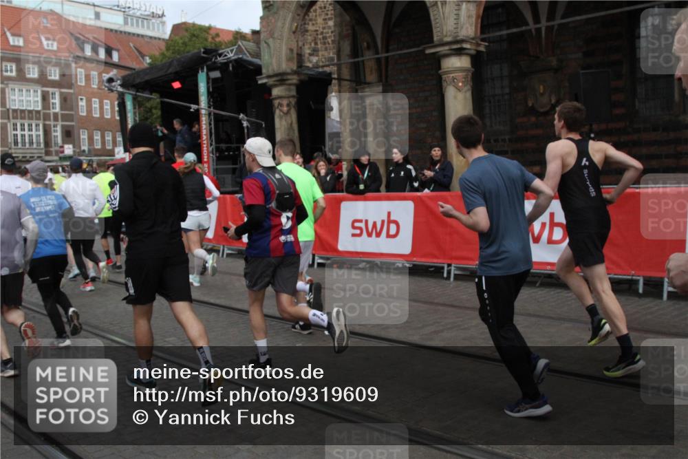 05.10.2025 - 20. swb-Marathon Bremen Yannick Fuchs http://msf.ph/oto/9319609 05.10.2025 11:37:41 Ziel  meine-sportfotos.de