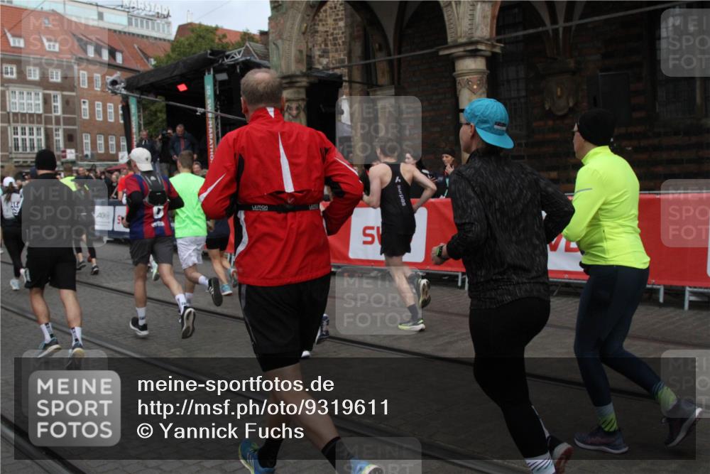 05.10.2025 - 20. swb-Marathon Bremen Yannick Fuchs http://msf.ph/oto/9319611 05.10.2025 11:37:42 Ziel  meine-sportfotos.de