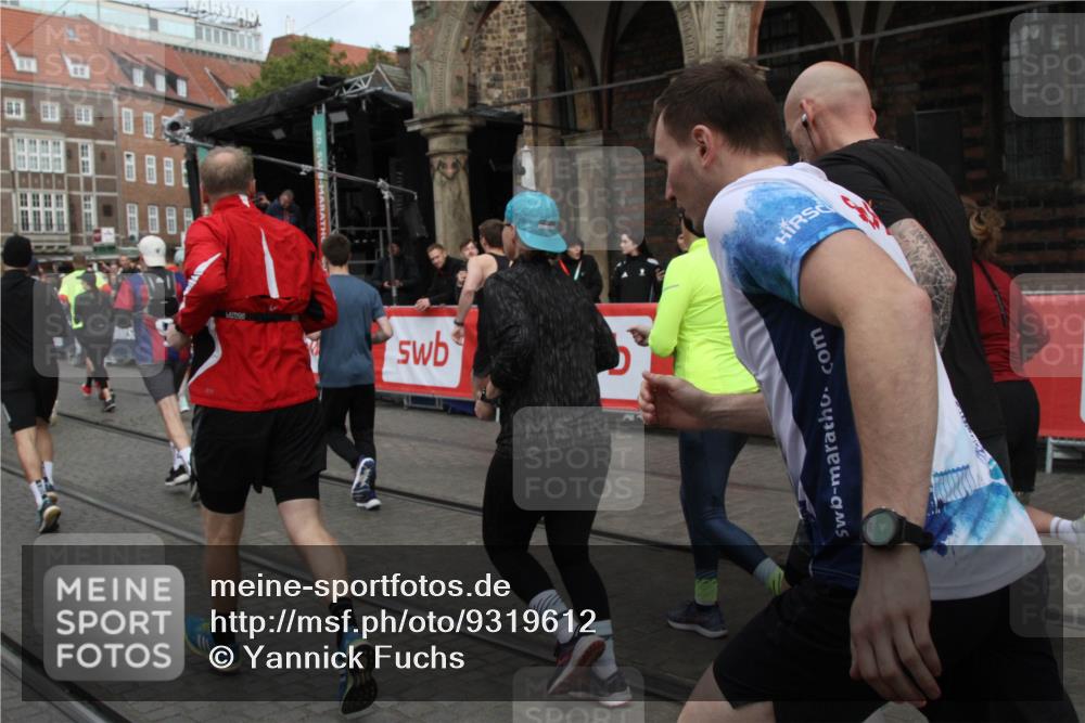 05.10.2025 - 20. swb-Marathon Bremen Yannick Fuchs http://msf.ph/oto/9319612 05.10.2025 11:37:42 Ziel  meine-sportfotos.de