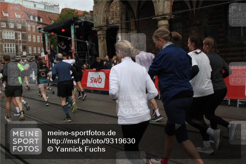 05.10.2025 - 20. swb-Marathon Bremen Yannick Fuchs http://msf.ph/oto/9319630 05.10.2025 11:37:49 Ziel  meine-sportfotos.de
