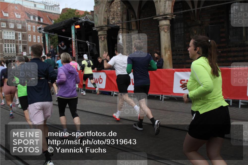05.10.2025 - 20. swb-Marathon Bremen Yannick Fuchs http://msf.ph/oto/9319643 05.10.2025 11:37:53 Ziel  meine-sportfotos.de