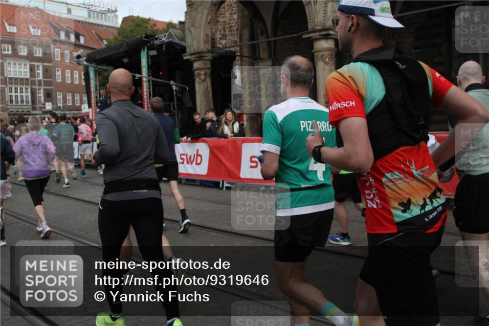 05.10.2025 - 20. swb-Marathon Bremen Yannick Fuchs http://msf.ph/oto/9319646 05.10.2025 11:37:54 Ziel  meine-sportfotos.de