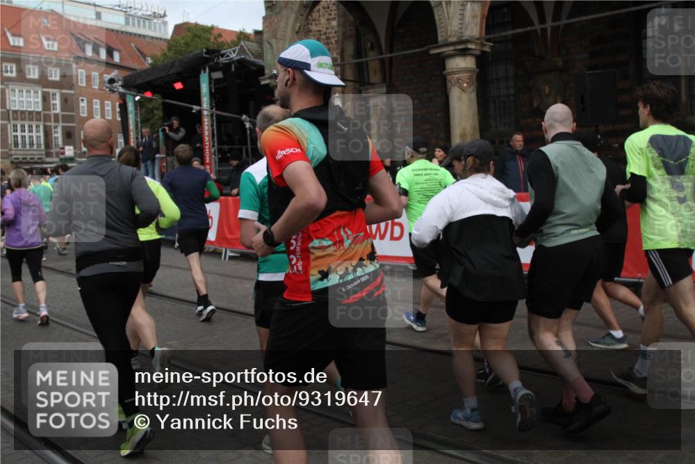 05.10.2025 - 20. swb-Marathon Bremen Yannick Fuchs http://msf.ph/oto/9319647 05.10.2025 11:37:54 Ziel  meine-sportfotos.de