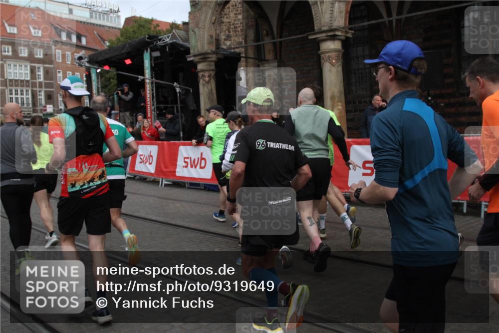 05.10.2025 - 20. swb-Marathon Bremen Yannick Fuchs http://msf.ph/oto/9319649 05.10.2025 11:37:55 Ziel  meine-sportfotos.de