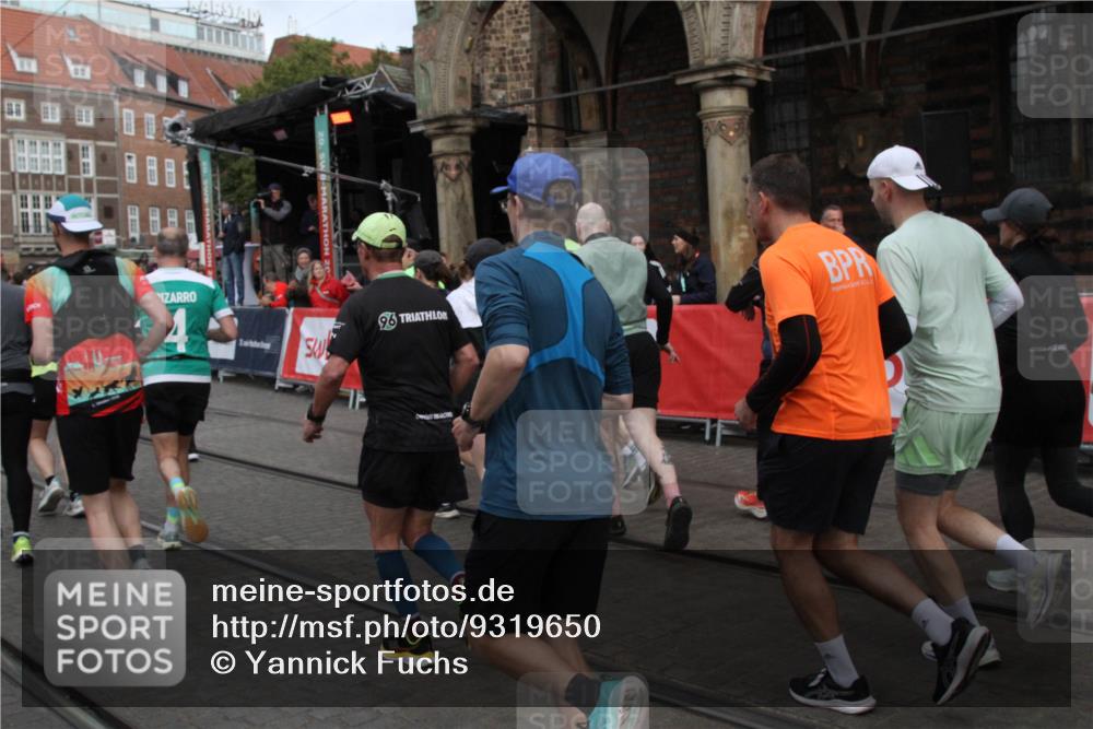 05.10.2025 - 20. swb-Marathon Bremen Yannick Fuchs http://msf.ph/oto/9319650 05.10.2025 11:37:55 Ziel  meine-sportfotos.de