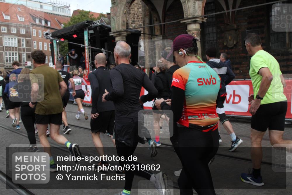 05.10.2025 - 20. swb-Marathon Bremen Yannick Fuchs http://msf.ph/oto/9319662 05.10.2025 11:38:00 Ziel  meine-sportfotos.de