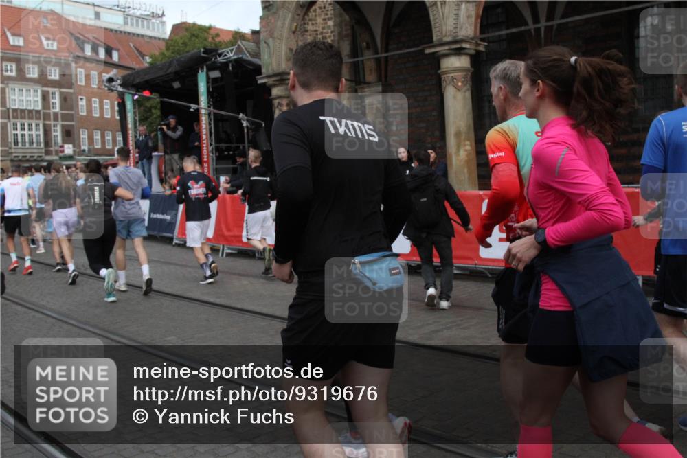 05.10.2025 - 20. swb-Marathon Bremen Yannick Fuchs http://msf.ph/oto/9319676 05.10.2025 11:38:05 Ziel  meine-sportfotos.de