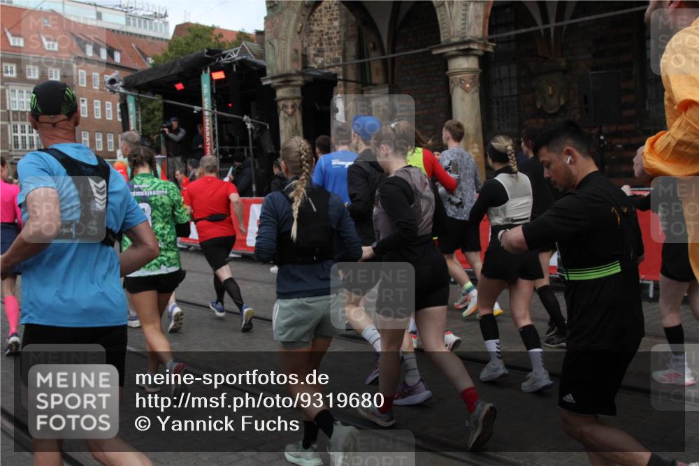 05.10.2025 - 20. swb-Marathon Bremen Yannick Fuchs http://msf.ph/oto/9319680 05.10.2025 11:38:07 Ziel  meine-sportfotos.de