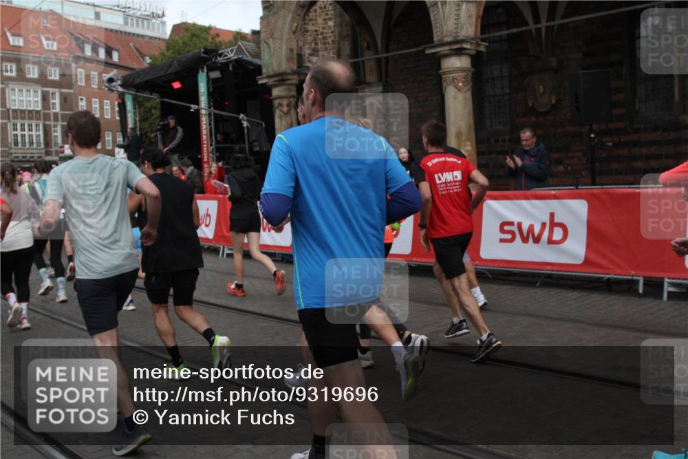 05.10.2025 - 20. swb-Marathon Bremen Yannick Fuchs http://msf.ph/oto/9319696 05.10.2025 11:38:13 Ziel  meine-sportfotos.de