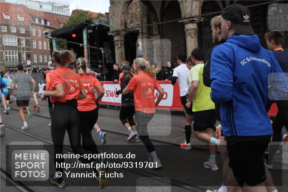 05.10.2025 - 20. swb-Marathon Bremen Yannick Fuchs http://msf.ph/oto/9319701 05.10.2025 11:38:15 Ziel  meine-sportfotos.de