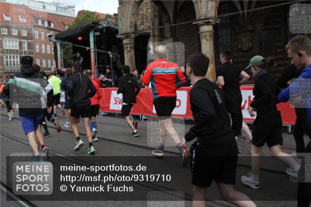 05.10.2025 - 20. swb-Marathon Bremen Yannick Fuchs http://msf.ph/oto/9319710 05.10.2025 11:38:18 Ziel  meine-sportfotos.de